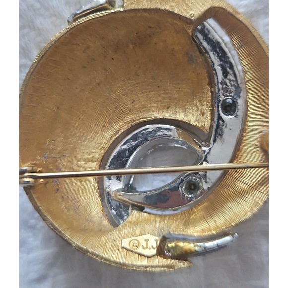 Vintage Signed  JJ Jonette Chunky  Brushed Goldtone Rhinestone Brooch Pin - Picture 3 of 5